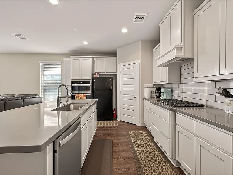 28419 Hazel Trl — Photo 14