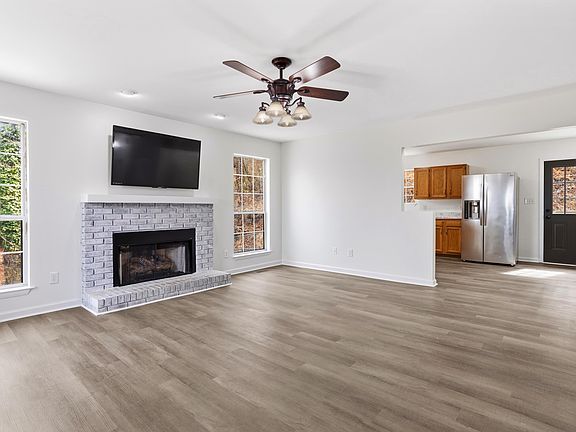 4th image of 1651 Thornhill Rd