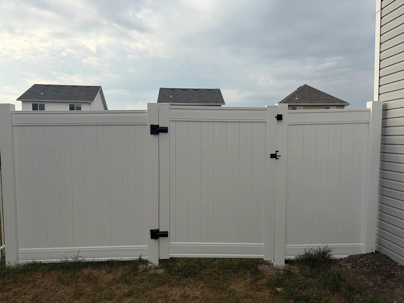 4 bed, 3.5 bath, 2201 sqft, $2,350 — Photo 4