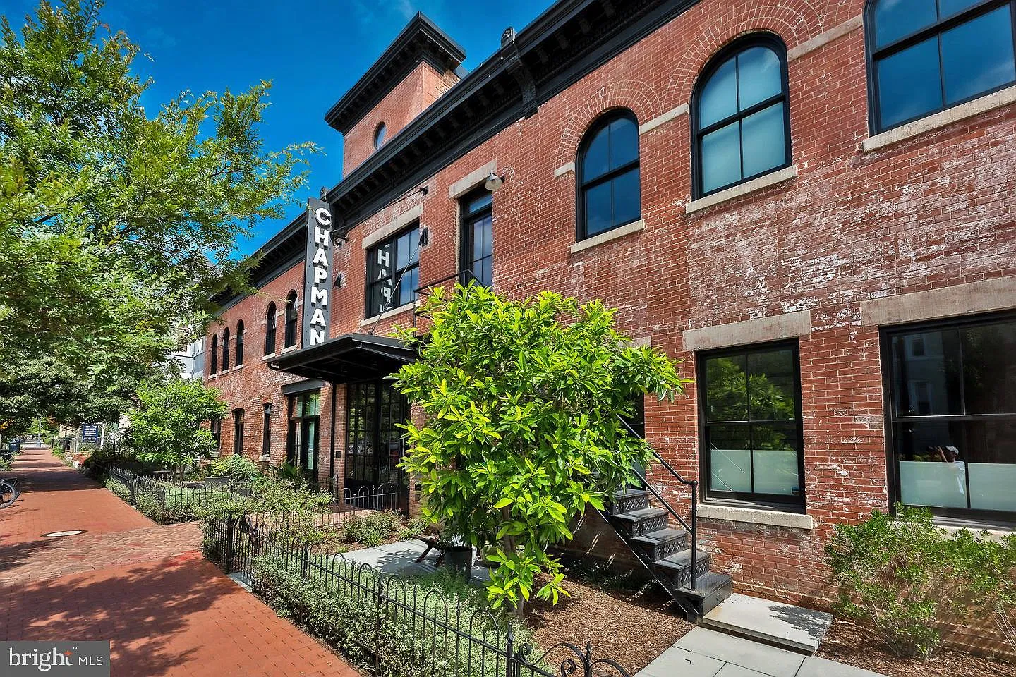 Chapman Stables Condominium — Photo 1
