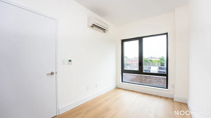 Rented by Nooklyn NYC LLC | media 106