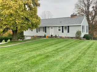 5198 Hilltop Rd, Syracuse, NY 13215