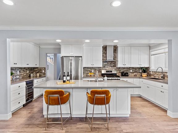 4th image of 653 Los Olivos Dr