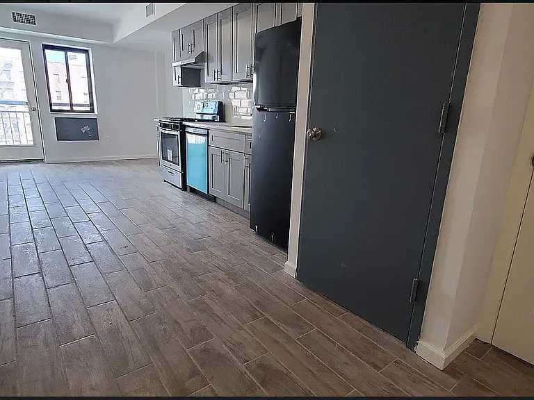 25-28 Broadway #6B — Photo 5