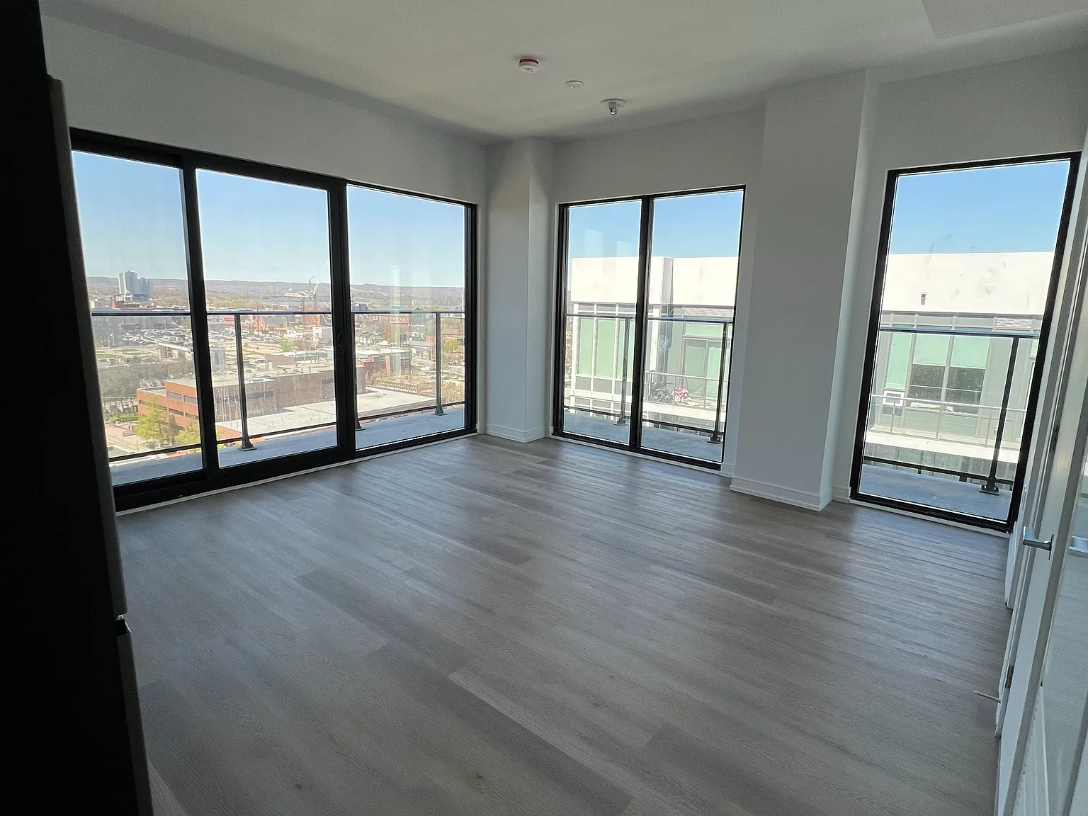 2 bed, $2,290 — Photo 4