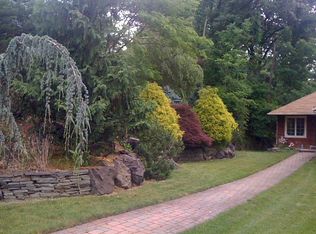 148 Rock Rd W, Green Brook, NJ 08812