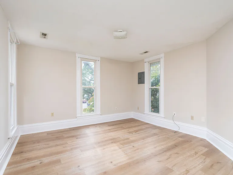 409 S Linden Ave #B — Photo 13