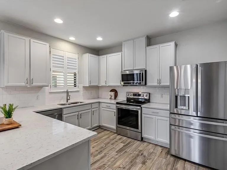 1119 Lonesome Oak Dr — Photo 4