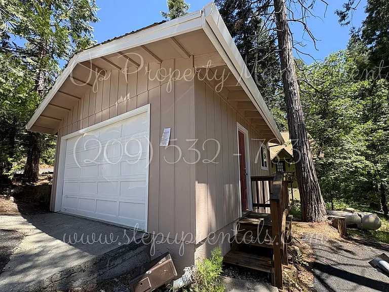 19011 Middle Camp Sugar Pine Rd — Photo 25