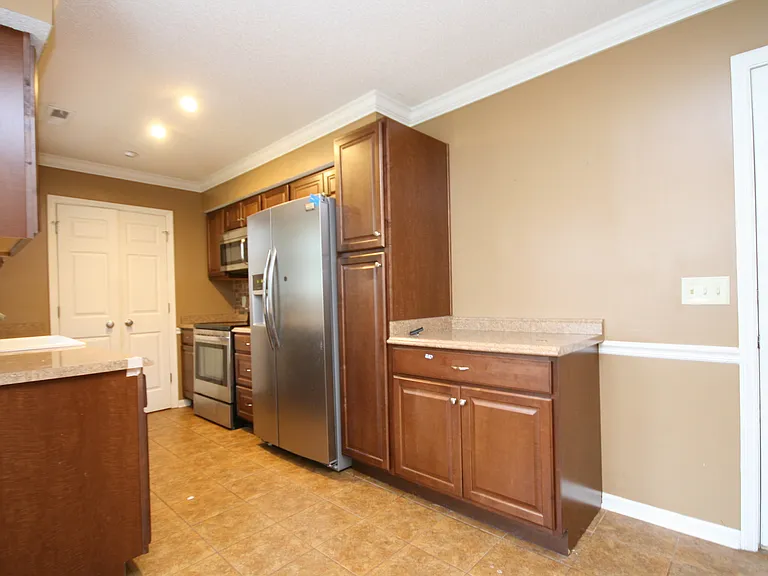 104 Hollington Dr NE — Photo 9