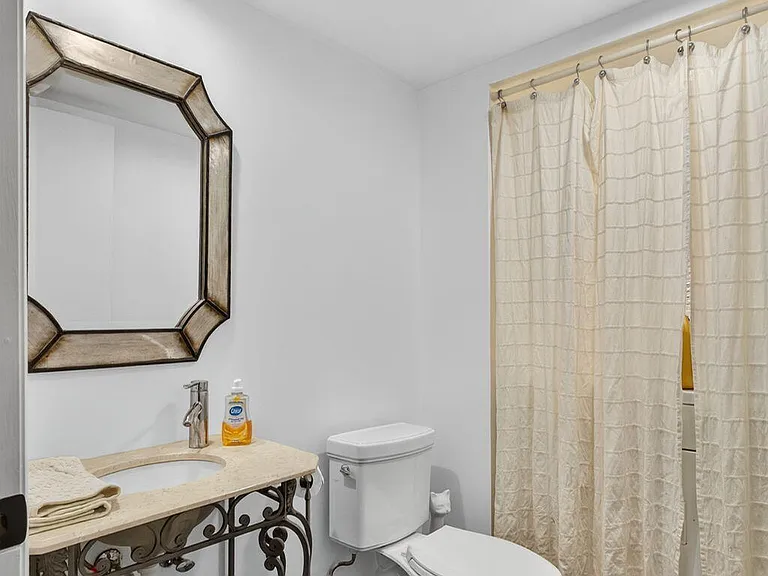 1700 Embassy Dr #103 — Photo 32