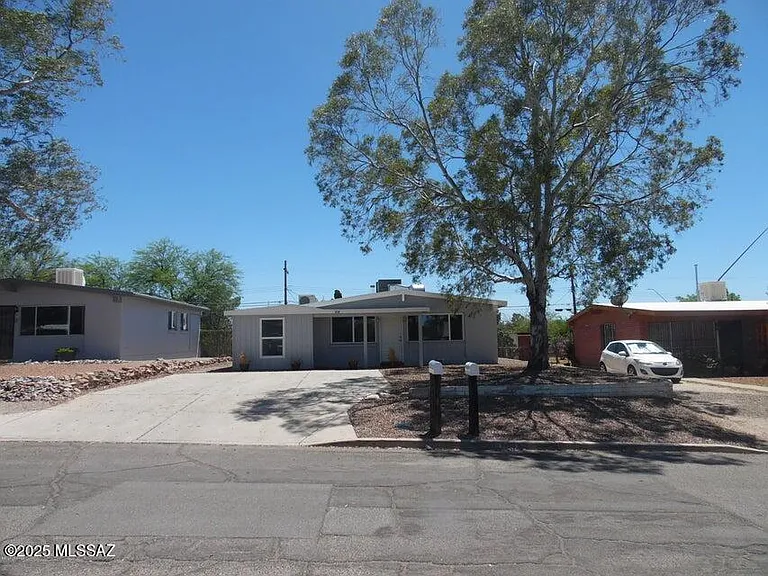 808 E Waverly St #A — Photo 2