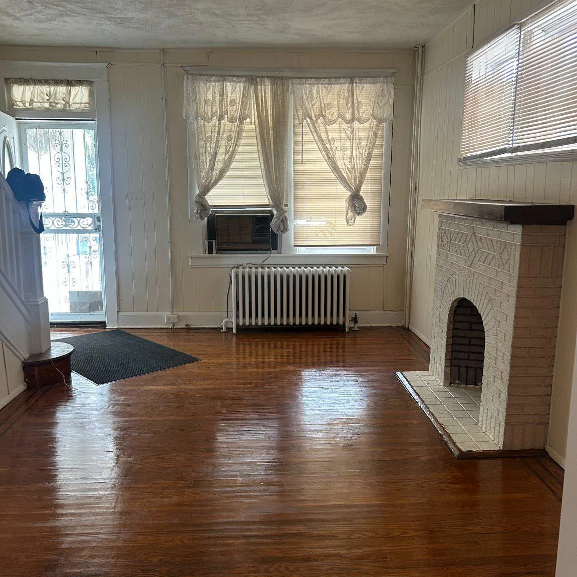3 bed, 1.0 bath, 1288 sqft, $1,430 — Photo 4