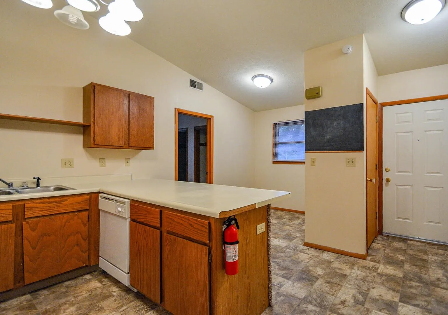 543 Henderson Crossing - Half Off Admin Fees & $350 Gift Card! — Photo 3