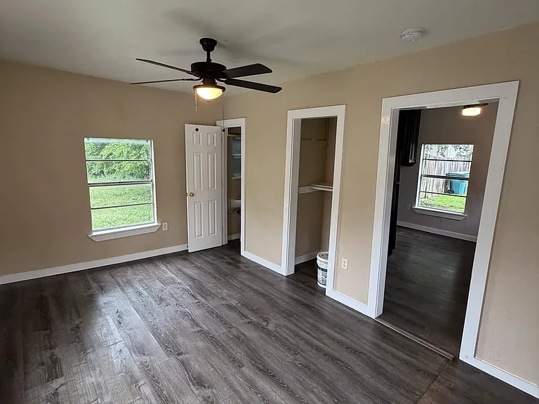 1419 W Ross St — Photo 2