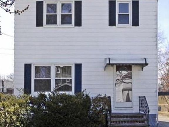 2nd image of 16827 Larchwood Ave