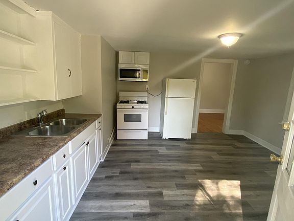 3rd image of 615 W White St #3
