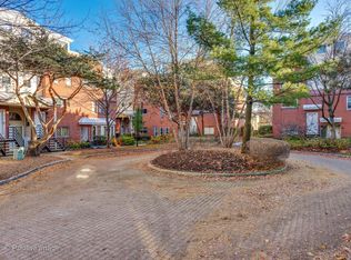 1025 W Vernon Park Pl APT F, Chicago, IL 60607