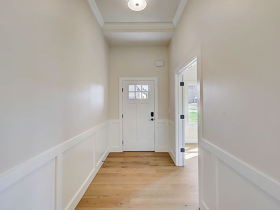 3rd image of 128 Grayson Ln