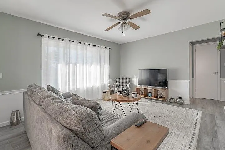 2 bed, 816 sqft, $2,150 — Photo 3