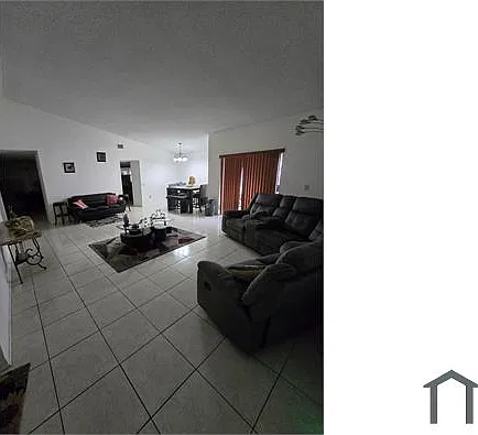 3 bed, 2800 sqft, $3,500 — Photo 2