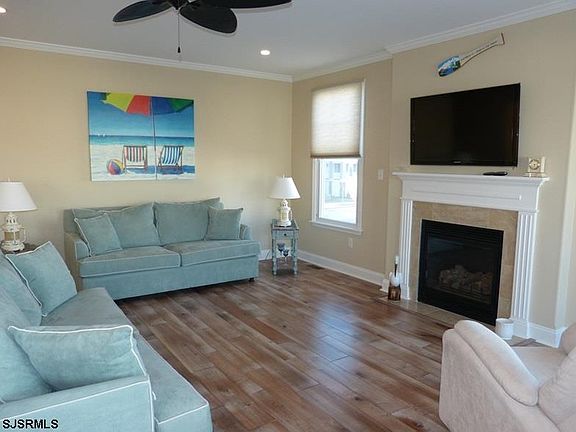 4th image of 4601 Asbury Ave #1