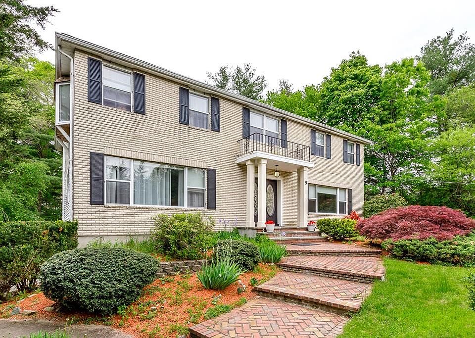 1st image of 5 Mallard Dr