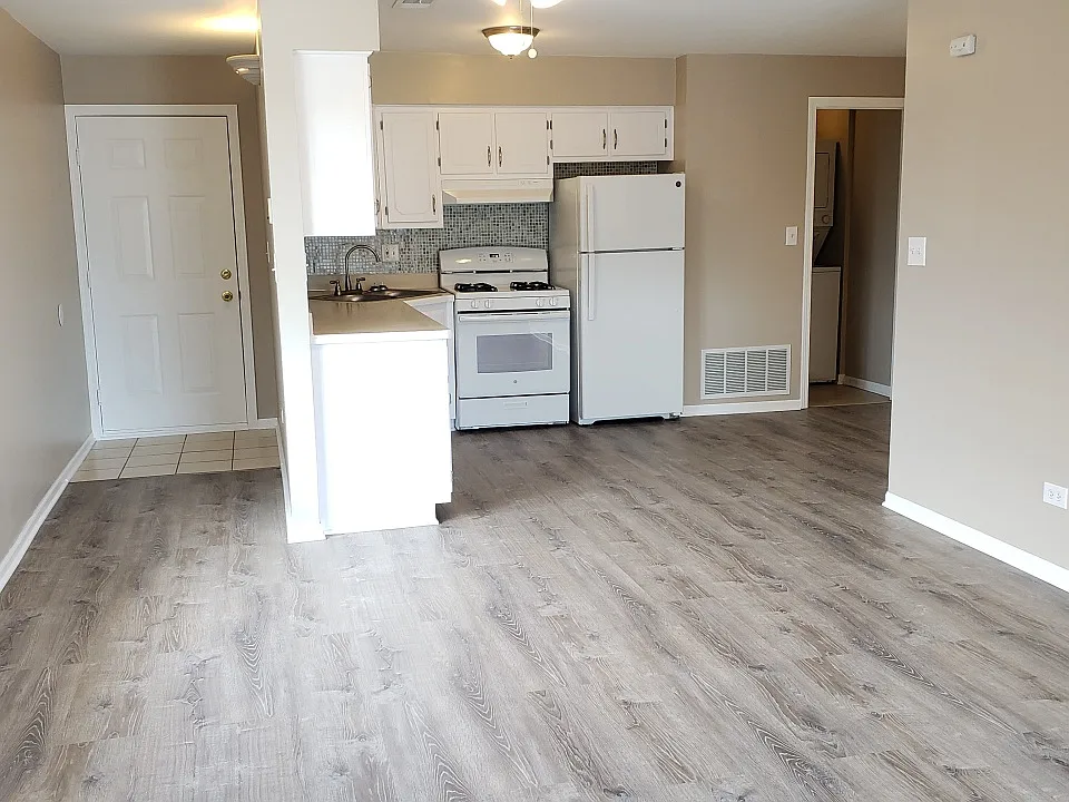 Kitchen, entry