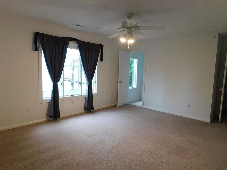 210 Ainsley Rd — Photo 11