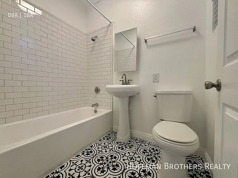 915 S Carondelet St #306 — Photo 5