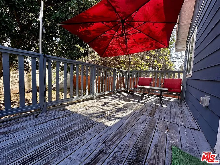 2118 N Marengo Ave — Photo 3