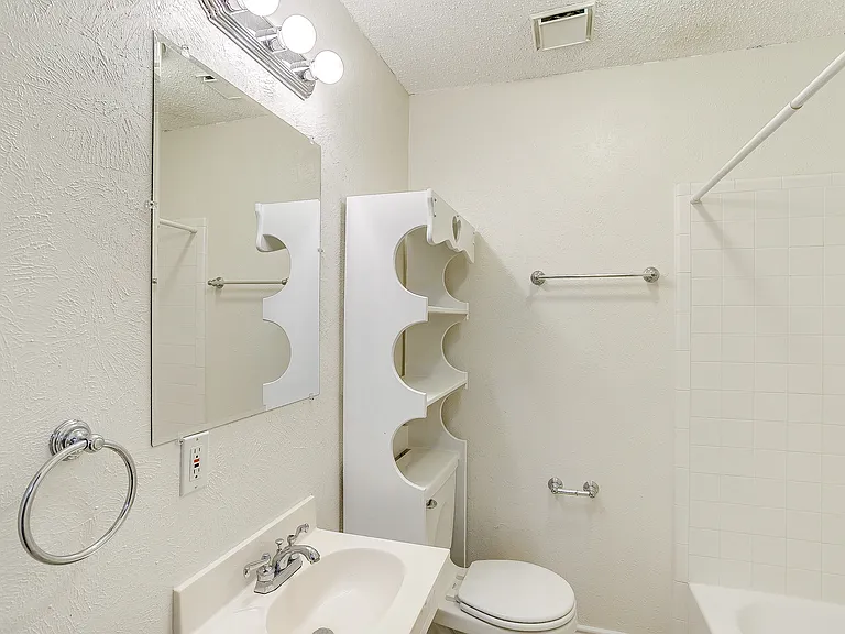 1104 Sproles Dr — Photo 21