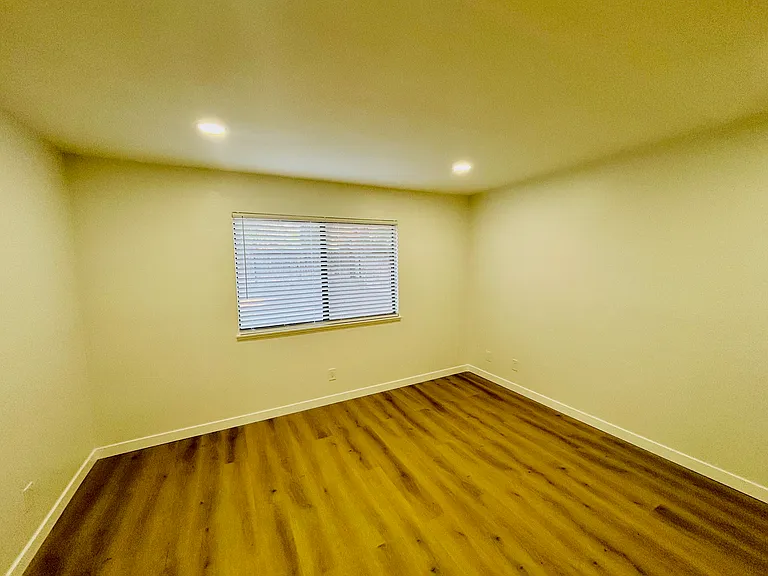 2730 W Avenue K4 — Photo 15