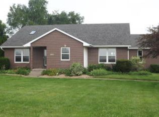 2487 Bayfield Rd, Muscatine, IA 52761