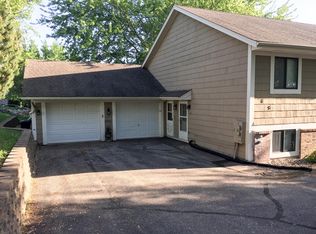 5 Somerset Dr, Waconia, MN 55387