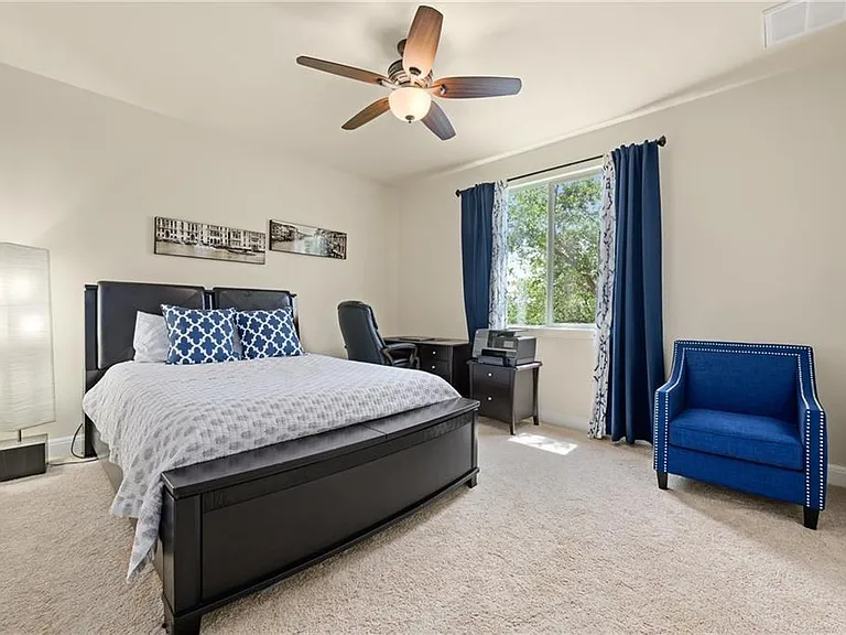 110 Oak Glen Cv — Photo 12