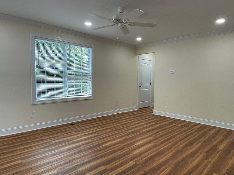 604 Avery St — Photo 10