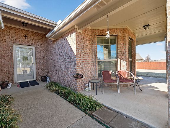 2nd image of 1007 Seminole Ln