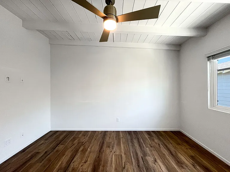 2118 Carnegie Ln — Photo 33