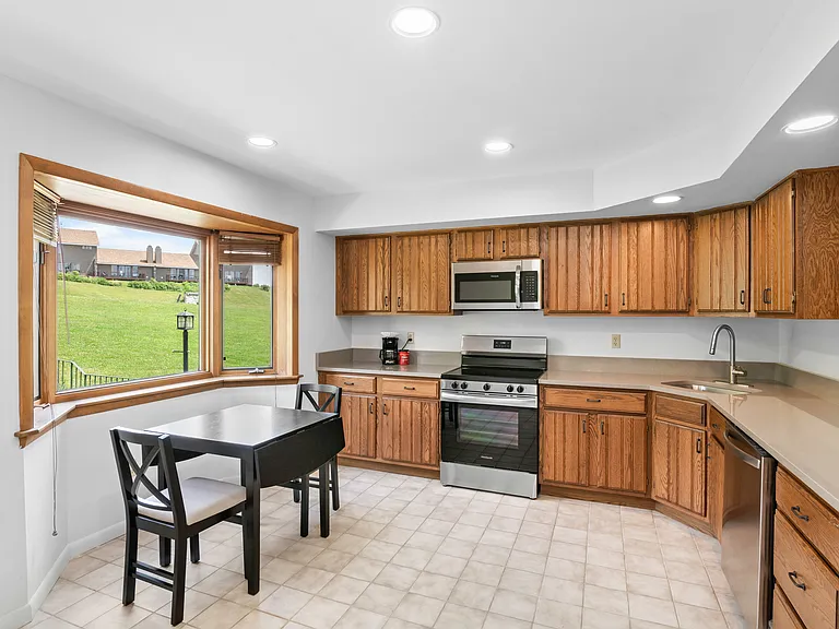 TLCG Townhome — Photo 8