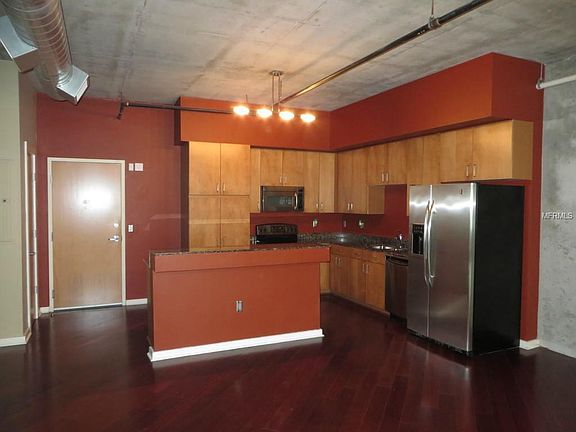 3rd image of 1212 E Whiting St Unit 307