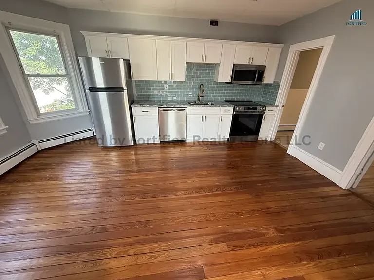 76 Stetson St #3F — Photo 6