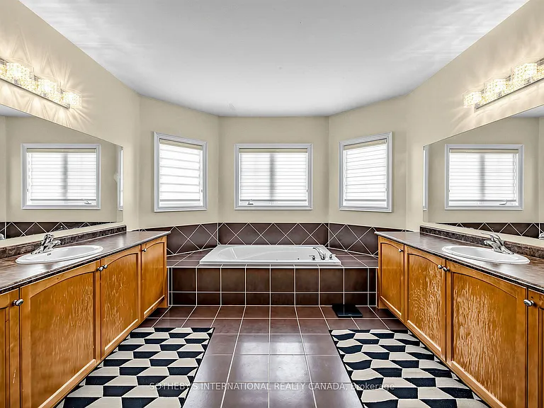 54 Kelways Cir #UPPER — Photo 29