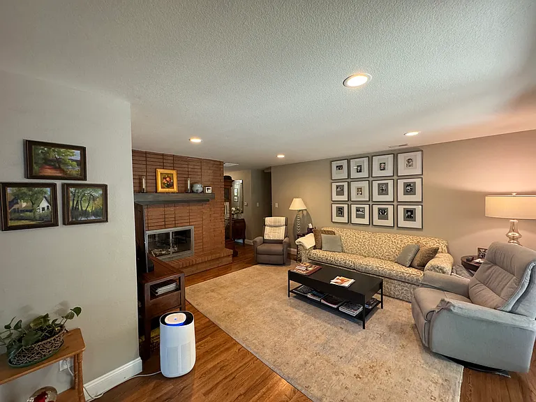 6907 S Hill St — Photo 21