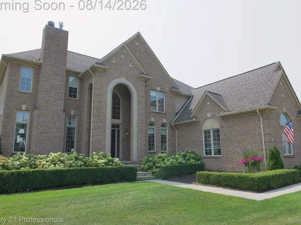 916 Majestic, Rochester Hills, MI 48306
