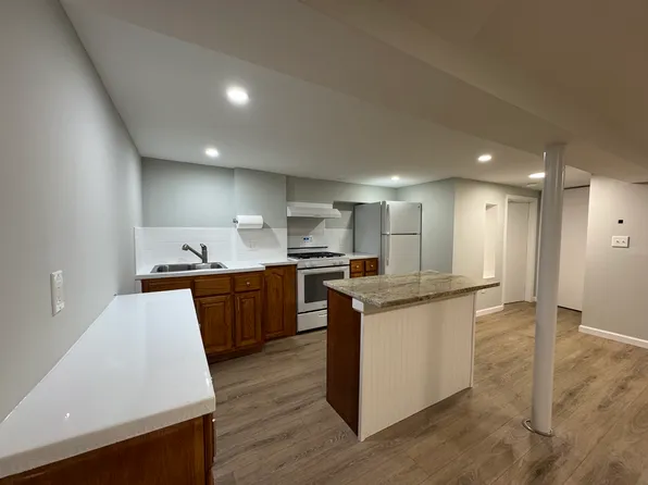 141 Arcadia Ave, Bridgeport, CT 06604