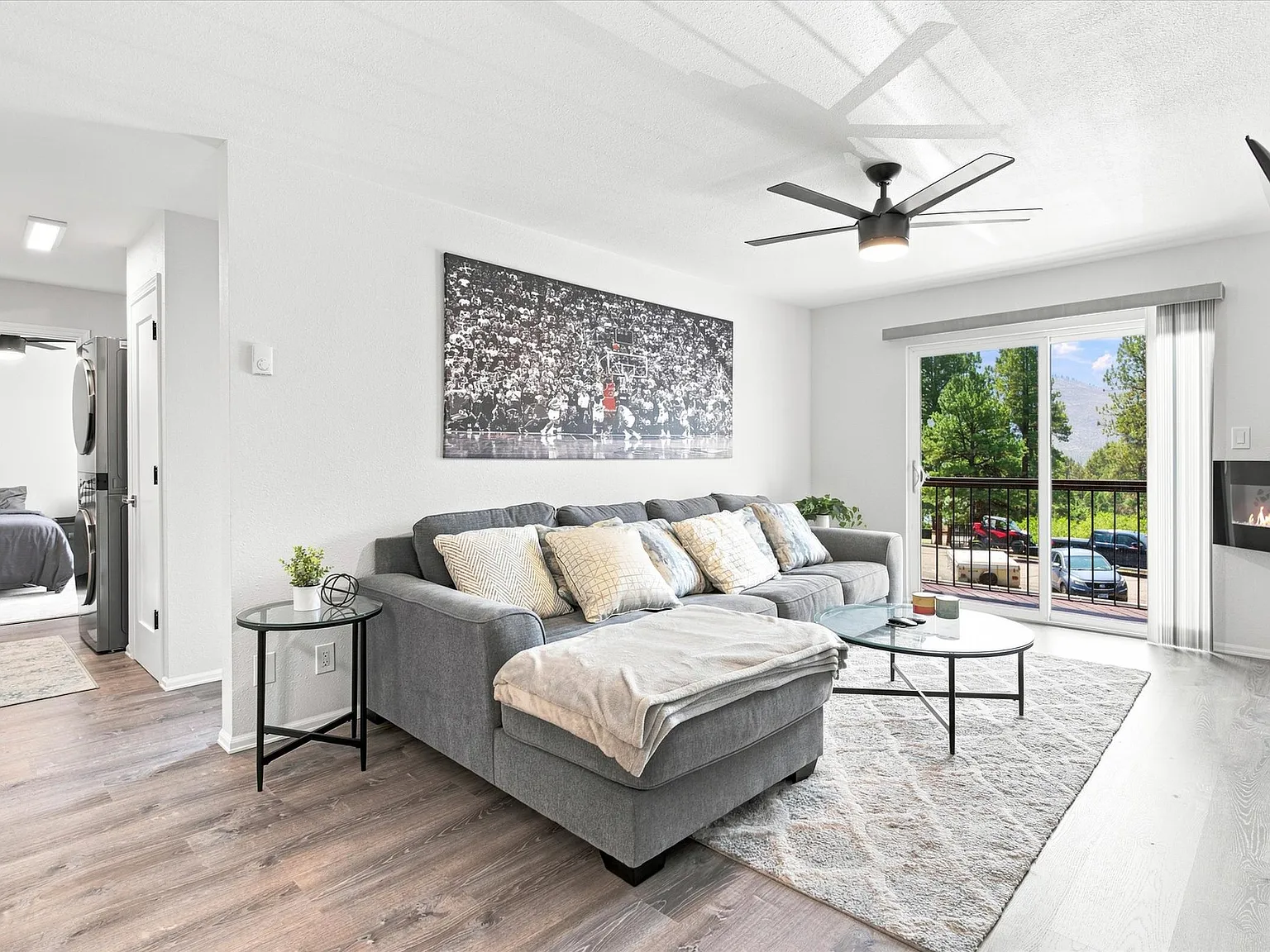 2 bed, 788 sqft, $1,950 — Photo 2