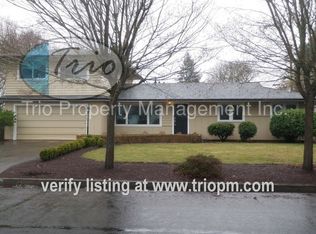 2095 Valhalla St, Eugene, OR 97401