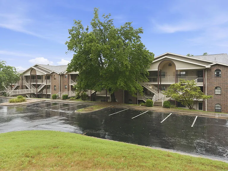 350 S Wildwood Dr #19 — Photo 2