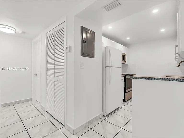 9354 SW 77th Ave #I1 — Photo 28